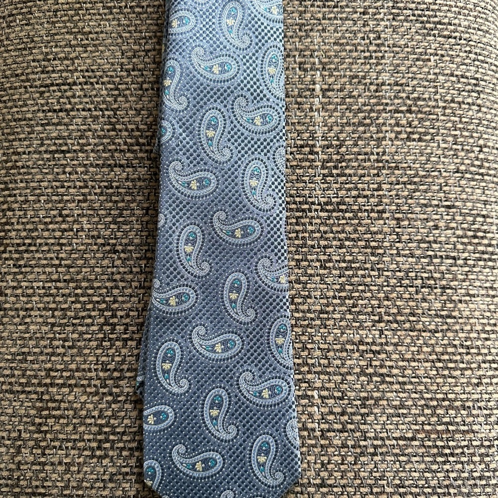 Enro Blue and Gray Paisley Handmade 100% Silk Tie